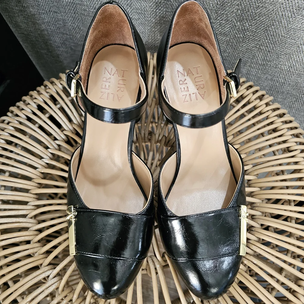 Naturalizer Black Heels with Gold Details - Picture 4 of 8
